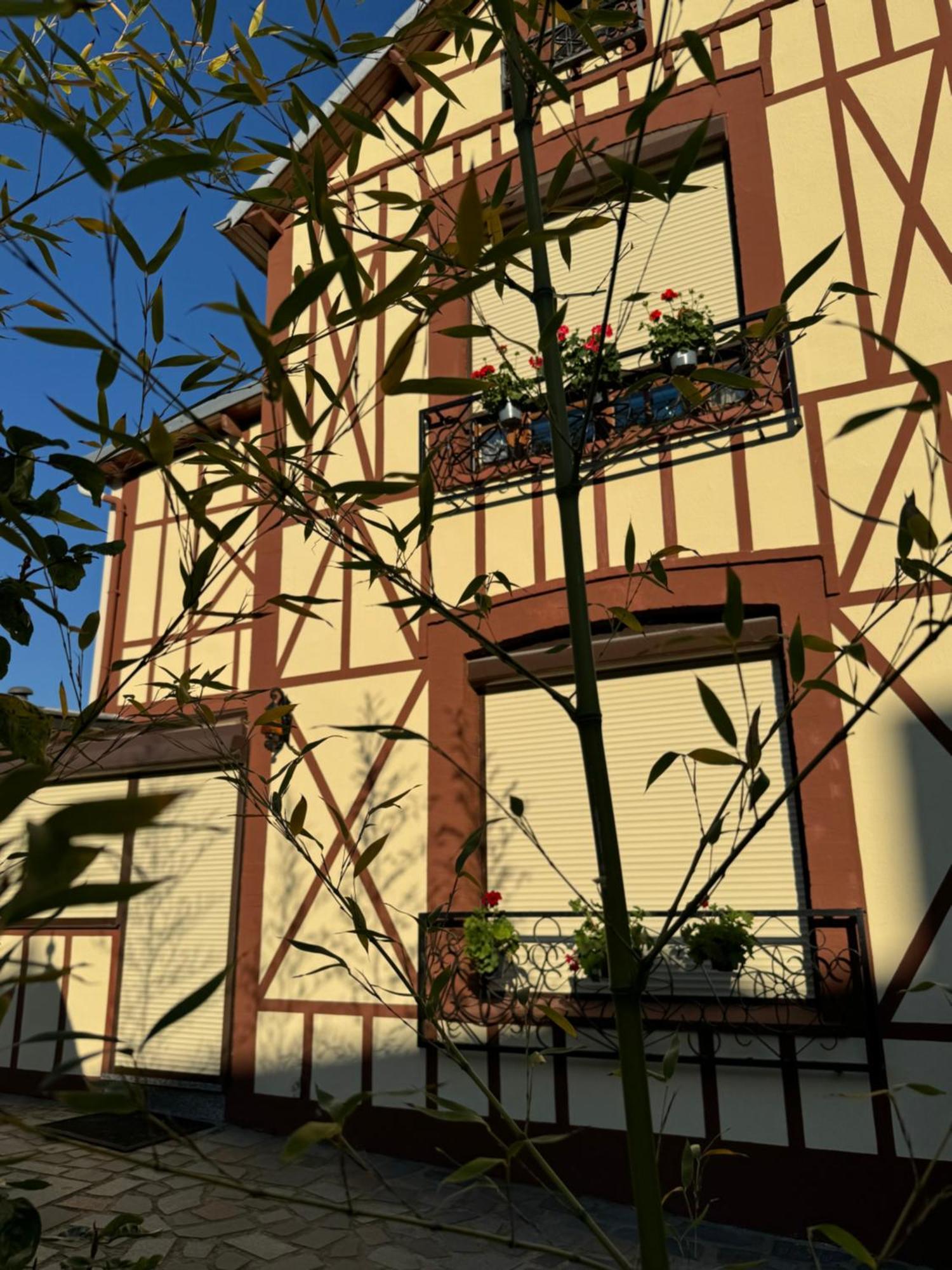Maison Colombage Normande Флер Экстерьер фото